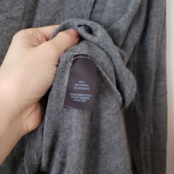 Lulu's Tulip Hem Keyhole Blouse M Gray - Picture 2 of 7